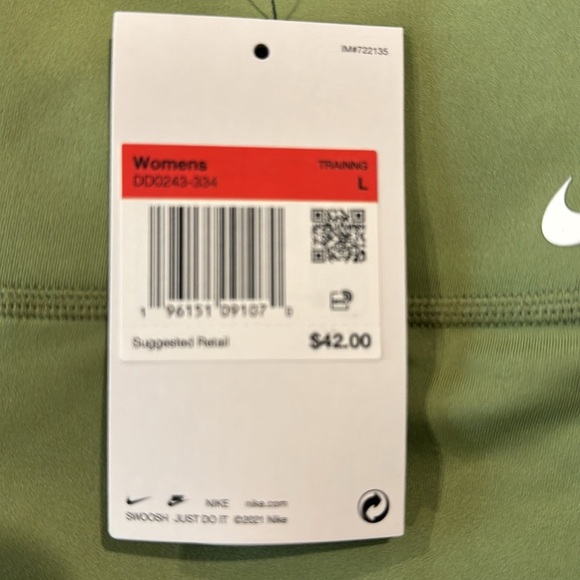 Nike Green Athletic Shorts Mid Rise - Picture 4 of 4
